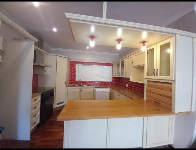3 BEDROOM APARTMENT RENTED IN HUMEWOOD